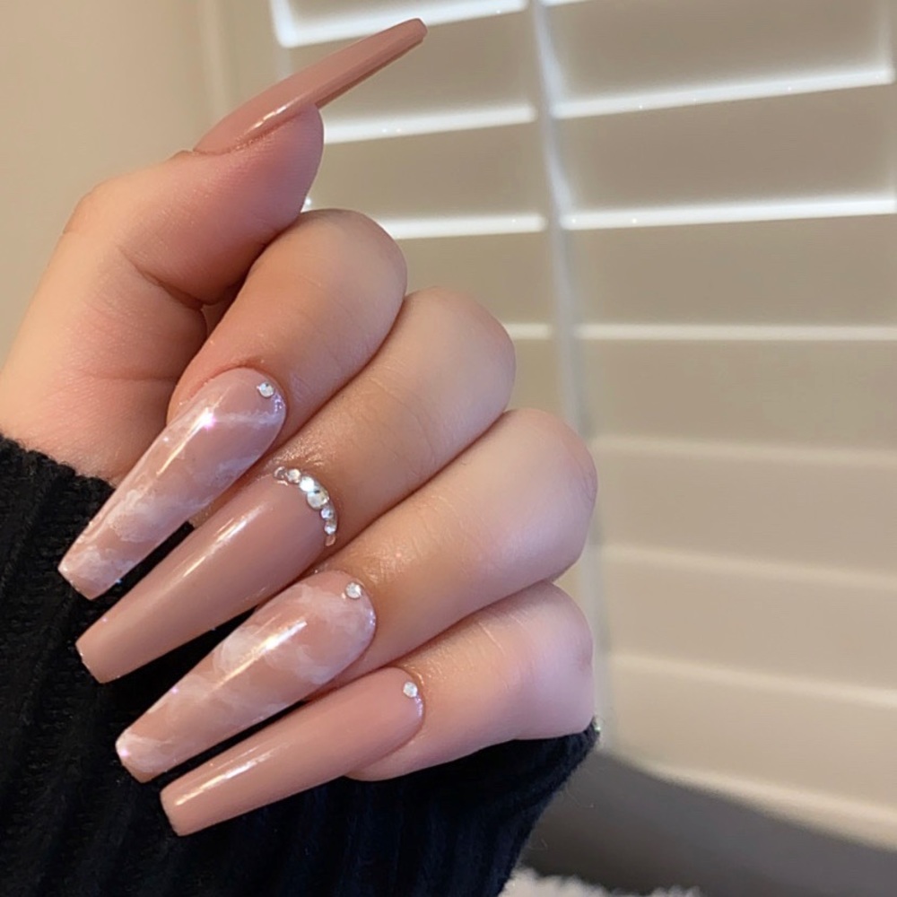 PRESS ON NAILS SALE🤍 20% off